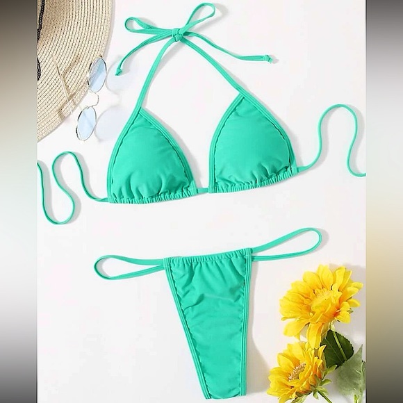 Bikini - Picture 1 of 2